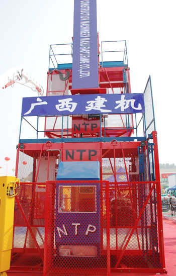 施工升降机